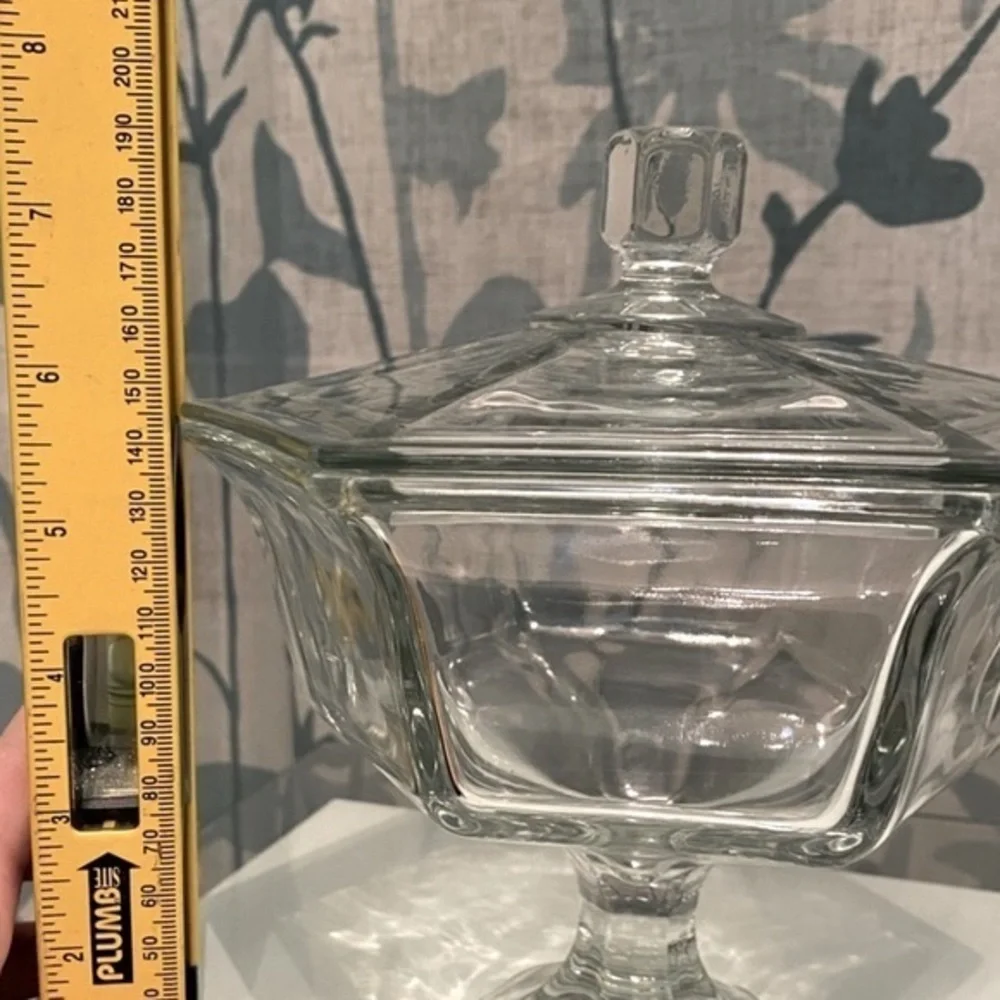 NWOT 8” Candy Pedestal Dish w Lid Cover Hexagonal‎ - Pressed Clear Crystal Glass